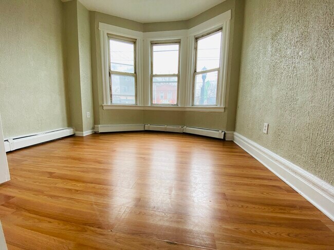Foto del edificio - 844 Mount Prospect Ave
