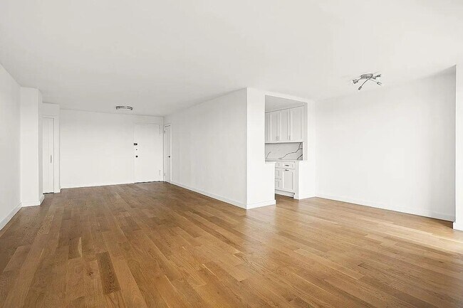 Foto del edificio - 135 Ocean Pkwy