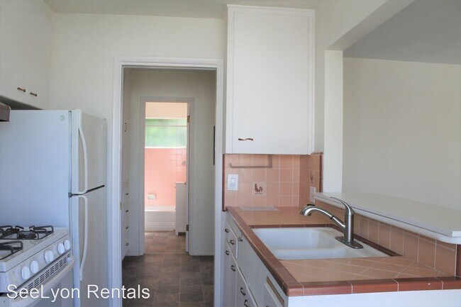 Building Photo - 2 br, 1 bath House - 248 S. Ocean Avenue B