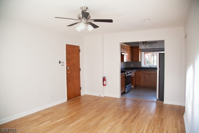 Building Photo - 152 Belleville Ave