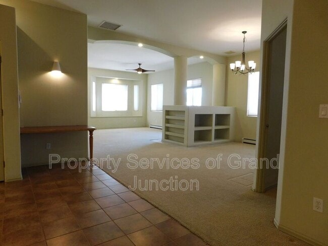 Building Photo - 671 Gemstone Way