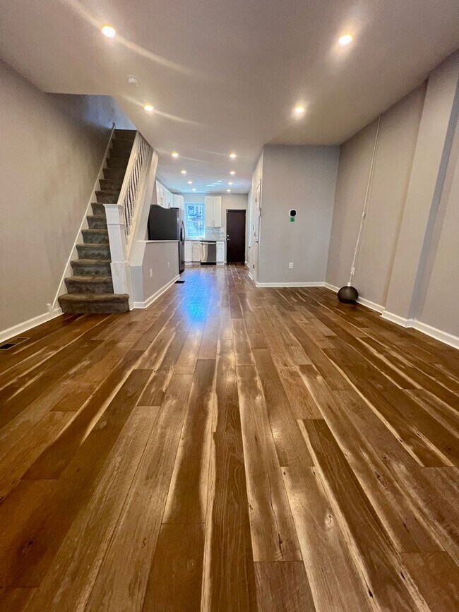Building Photo - Luxurious 3-Bedroom Townhome in Cobbs Cree...