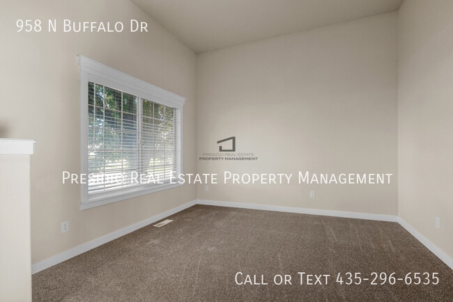 Building Photo - 958 N Buffalo Dr