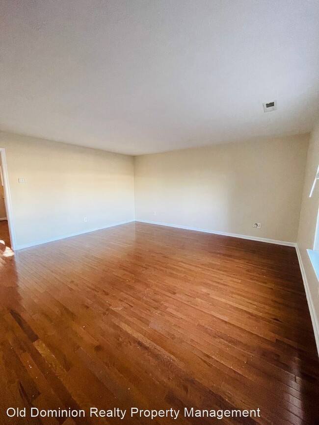 Building Photo - 3 br, 2.5 bath House - 1202 Wordsworth Court