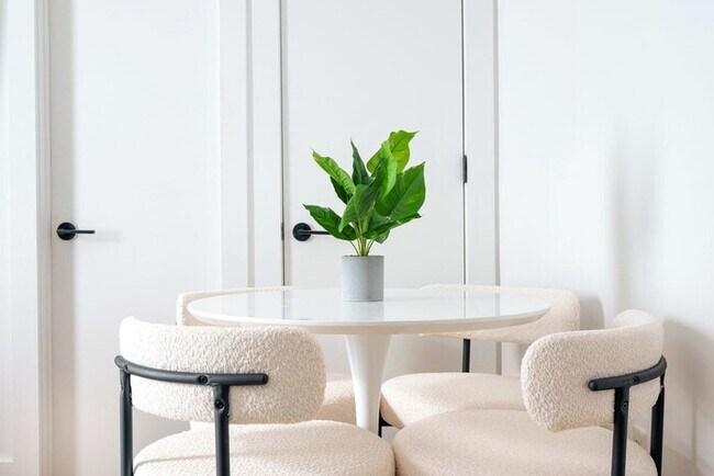 Foto del edificio - 403-4C New 3br/2baths prime ues