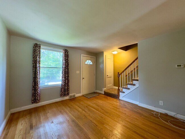 Foto del edificio - Charming 2 Bedroom/1 Bathroom in Parkville...