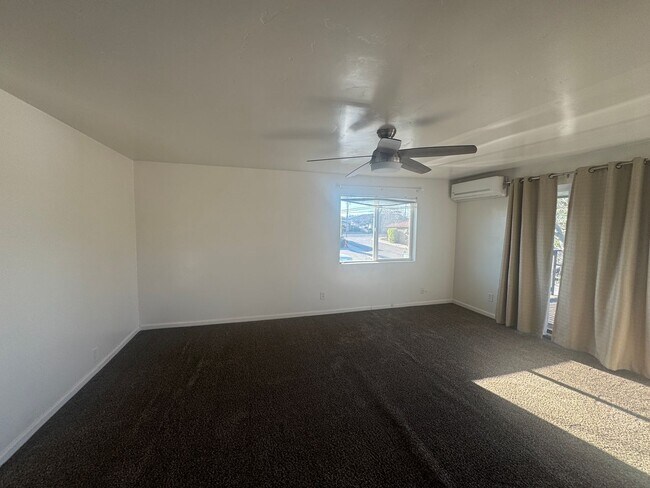 Foto del edificio - R8700A