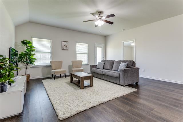 Foto del edificio - 603 Calm Springs Dr