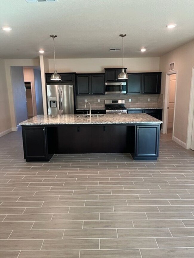 Foto del edificio - Lennar Ironsides 3 Bed 2 Bath AVAILABLE FOR RENT NOW!