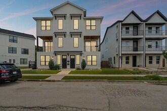 Building Photo - 2305 Benbrook Blvd
