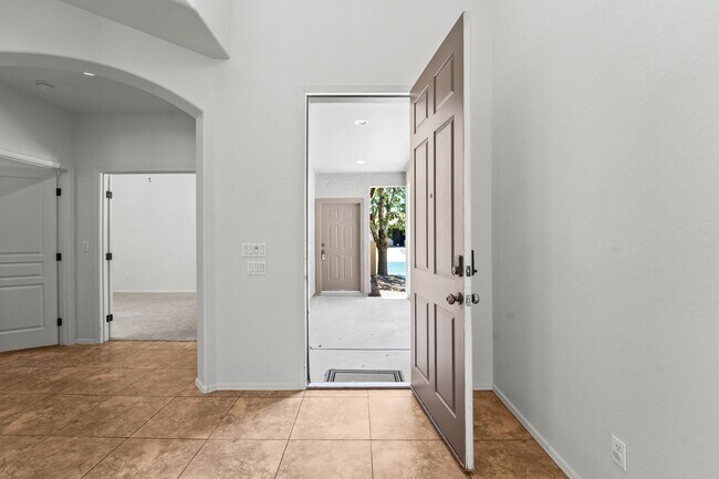 Foto del edificio - Live Large in Maricopa – Over 3,900 Sq Ft ...