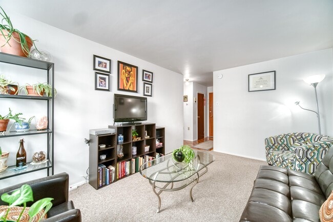 Building Photo - 3025-3025 Olivet St