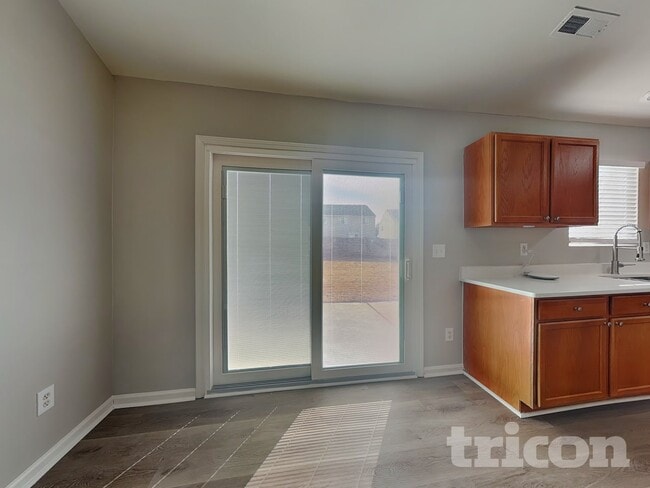 Building Photo - 814 Topsail Dr