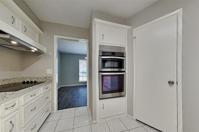 Building Photo - 3638 Rolling Terrace Dr