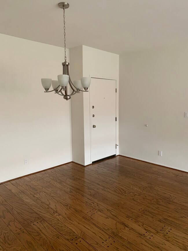 Entrada principal - 8180 Manitoba St