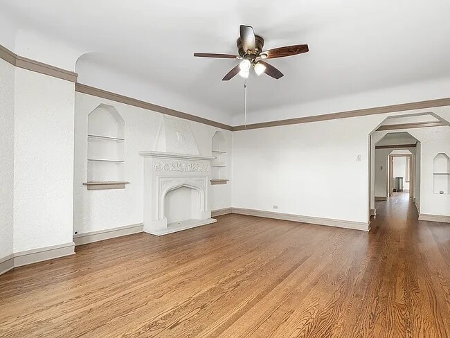 Foto del edificio - 5352 W Sunnyside Ave