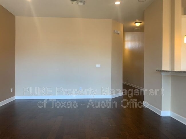Building Photo - 2956 Santa Rosita Dr