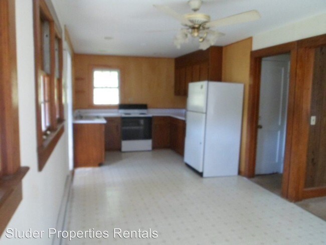 Building Photo - 3 br, 1 bath House - 2295 Skyland Dr