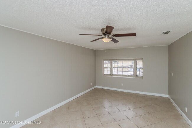 Building Photo - 1051 Marlin Dr