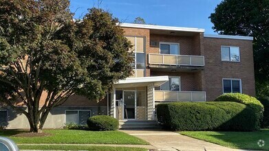 Building Photo - 81 Lionel Ave