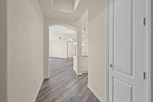Building Photo - Top Floor 3 Bedroom Mid-rise at Manhattan