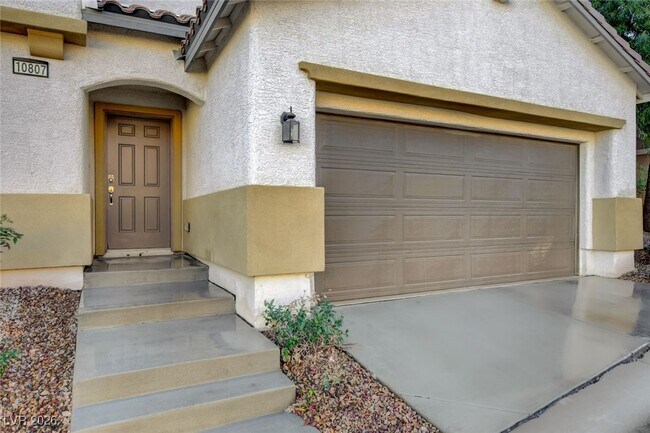 Foto del edificio - 10807 Cather Ave