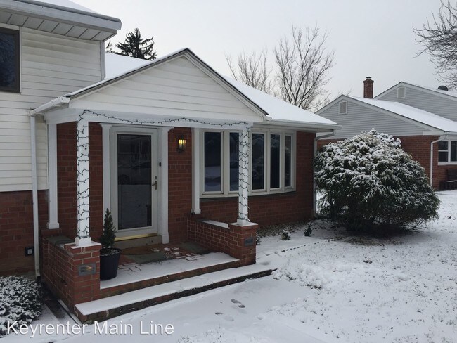 Foto del edificio - 441 Evergreen Rd