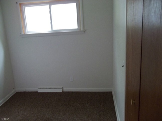 Building Photo - 3435 Pine Grove Ave