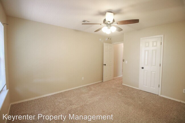Building Photo - 4 br, 2.5 bath House - 2821 East 82nd St S
