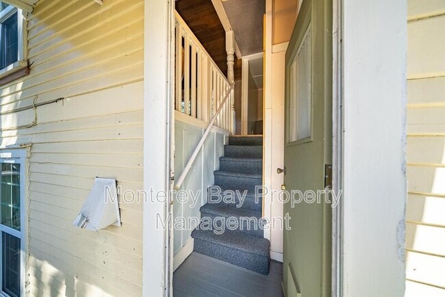 Building Photo - 463 Reeside Ave