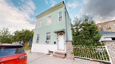 Building Photo - 24 5th St