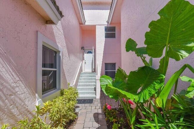 Foto del edificio - 3104 Fairway Dr N