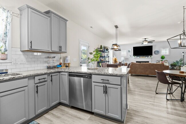 Building Photo - 163 Olan Dr