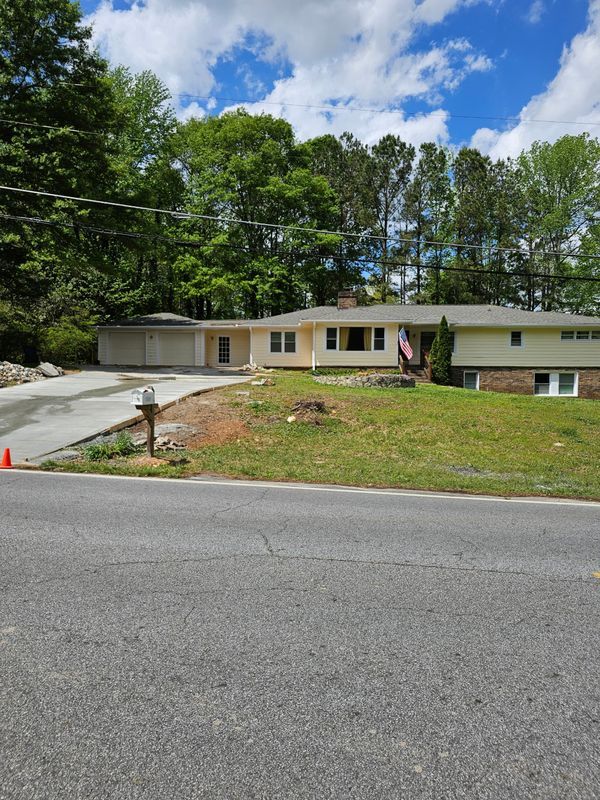 Building Photo - 1865 Pucketts Dr SW
