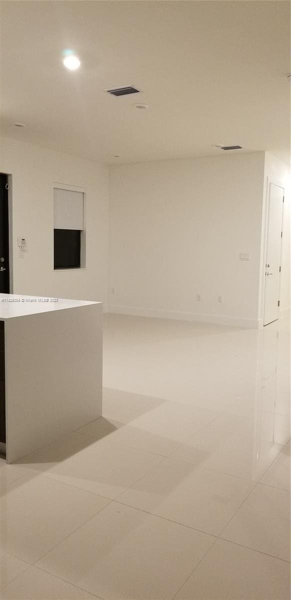 Building Photo - 10555 SW 118th Ave