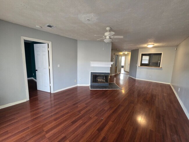 Foto del edificio - 950-2 Stewarts Creek ~ Stewarts Creek