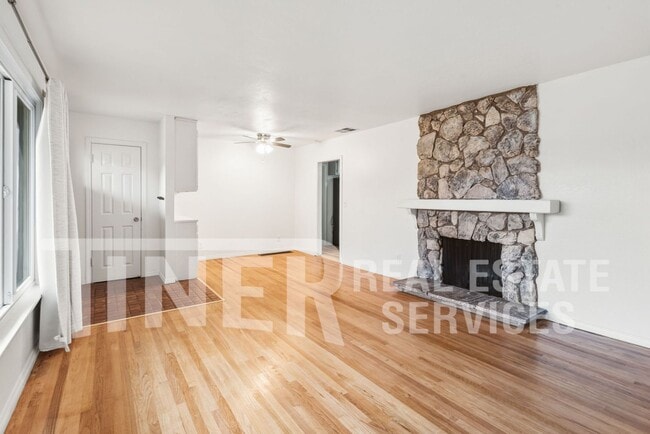 Photo - 603 11th St House