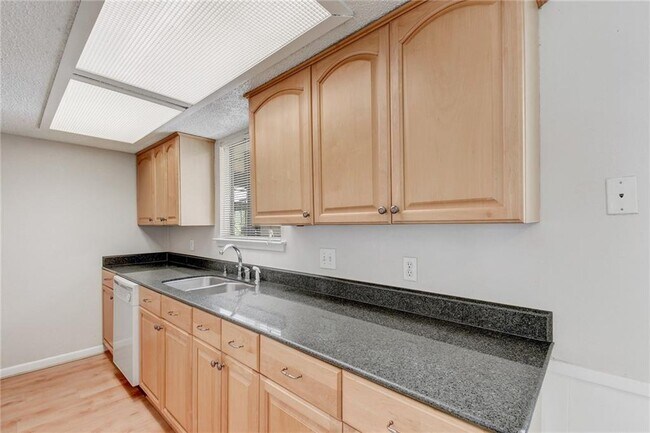 Building Photo - 1725 Toomey Rd