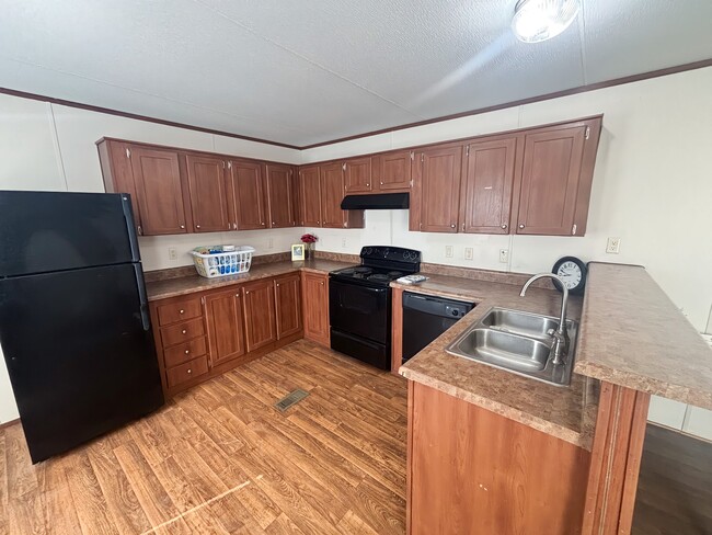 Building Photo - 7031 Timber Ridge Center