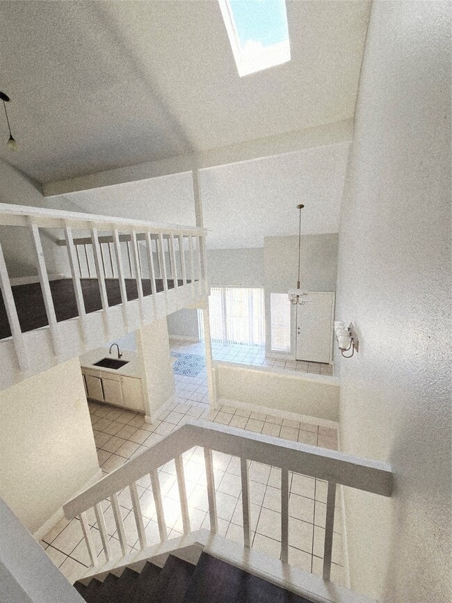 Building Photo - 12625 Newbrook Dr