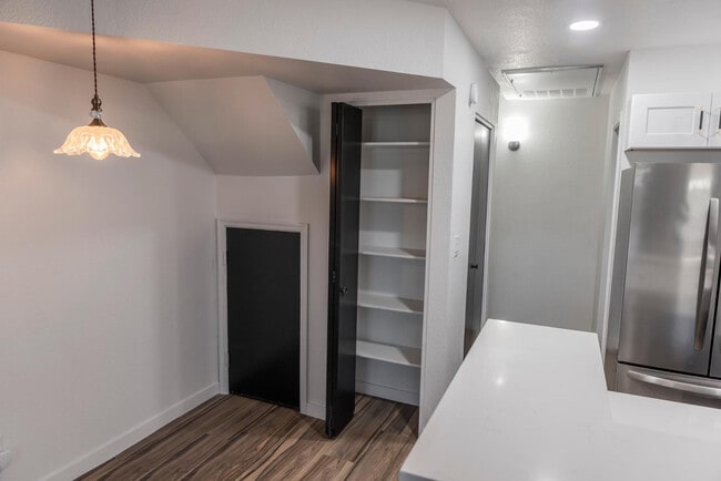 Foto del edificio - 2301 E University Dr