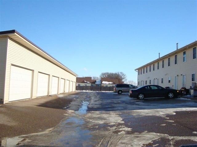 Building Photo - 105 E Sharon St