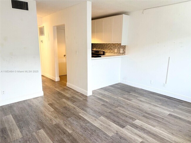 Foto del edificio - 1000 SE 15th St
