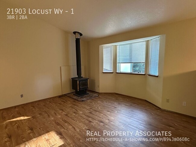 Foto del edificio - 21903 Locust Wy