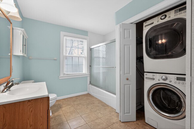 Foto del edificio - 8 E Marthart Ave