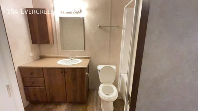 Foto del edificio - 154 Evergreen Dr