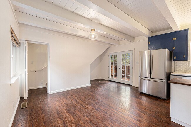 Building Photo - 6766 Paso Robles Dr