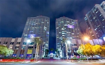 Building Photo - 4525 Dean Martin Dr