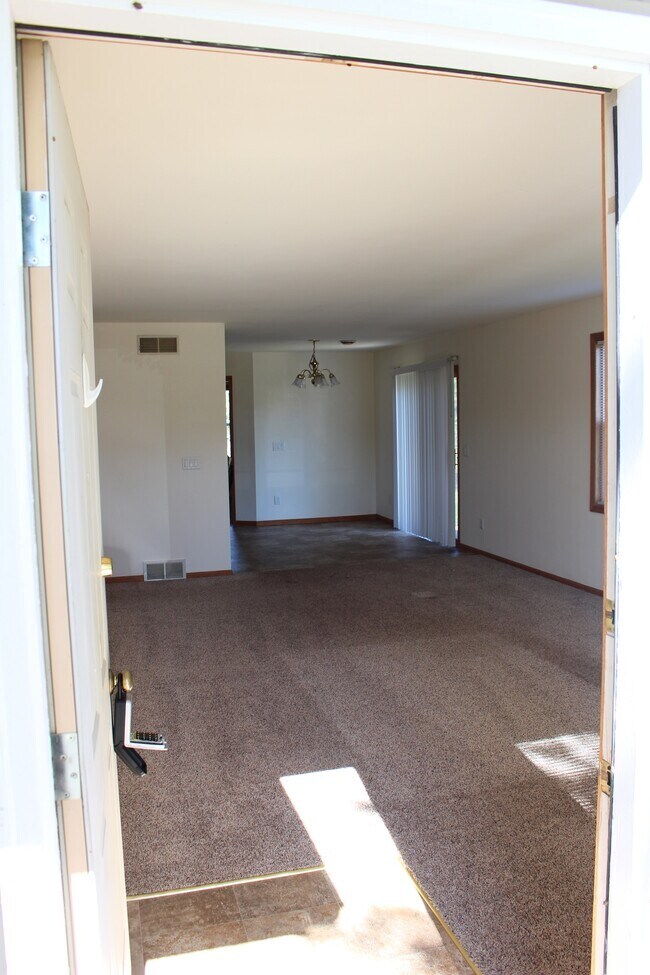 Building Photo - 1132 Heritage Ct