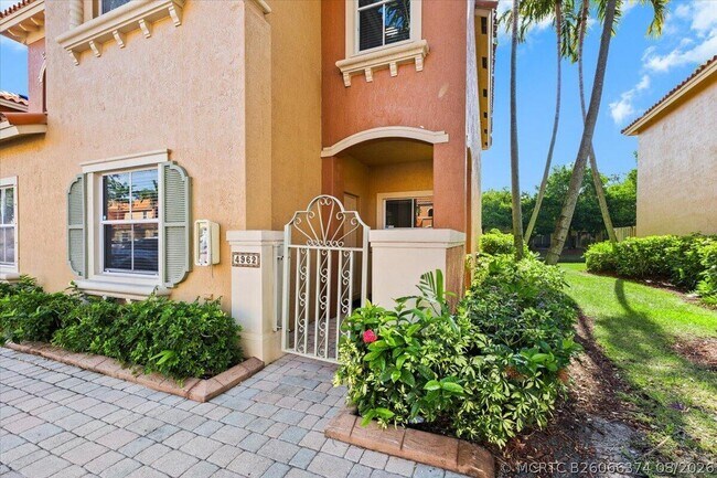 Foto del edificio - 4962 Leeward Ln